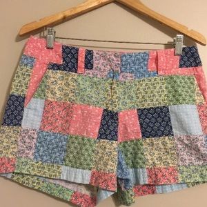 Vineyard Vines Patchwork Shorts! EUC!! 🌸🐳🐢